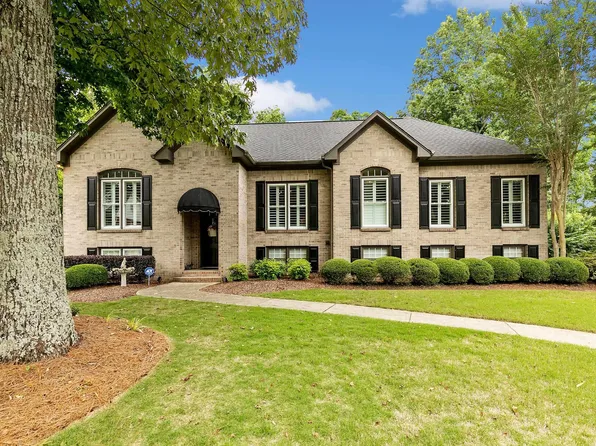 6916 Woodvale Ln, Trussville, AL 35173