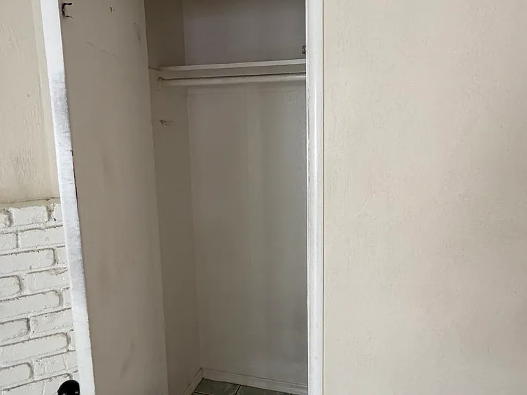 4207 N Woodson Ave — Photo 12