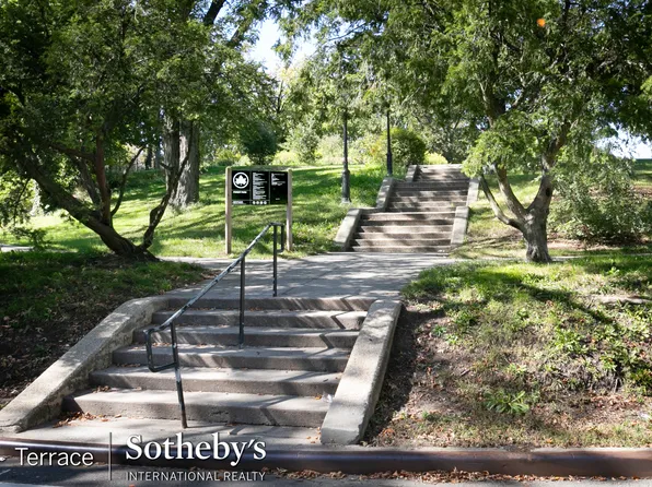 76-47 Vleigh Place image 3 of 7