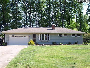 1st image of 2920 Woodview Dr