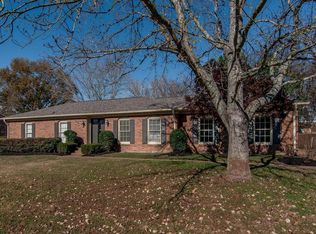 7240 Green Meadows Ln, Nashville, TN 37221