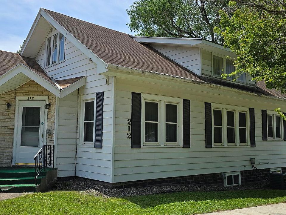1st image of 212 E 5th St