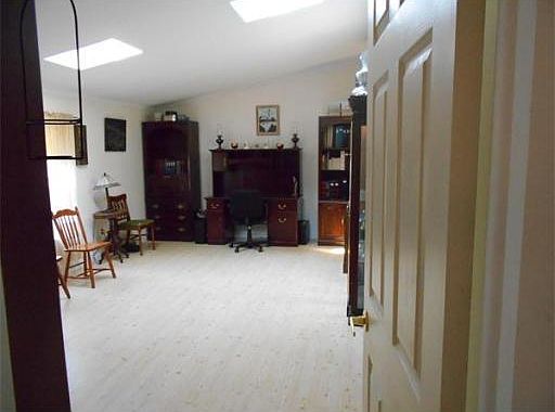 2nd image of 74 Leisurewoods Dr