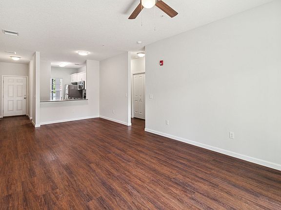 3rd image of 905 Olmstead Ave #7