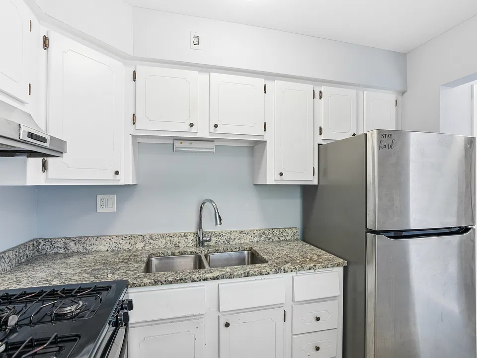 390 Executive Dr #307