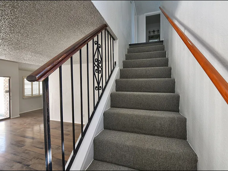 7113 Orizaba Ave — Photo 20