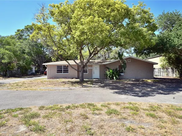 11697 Walsingham Rd, Seminole, FL 33778