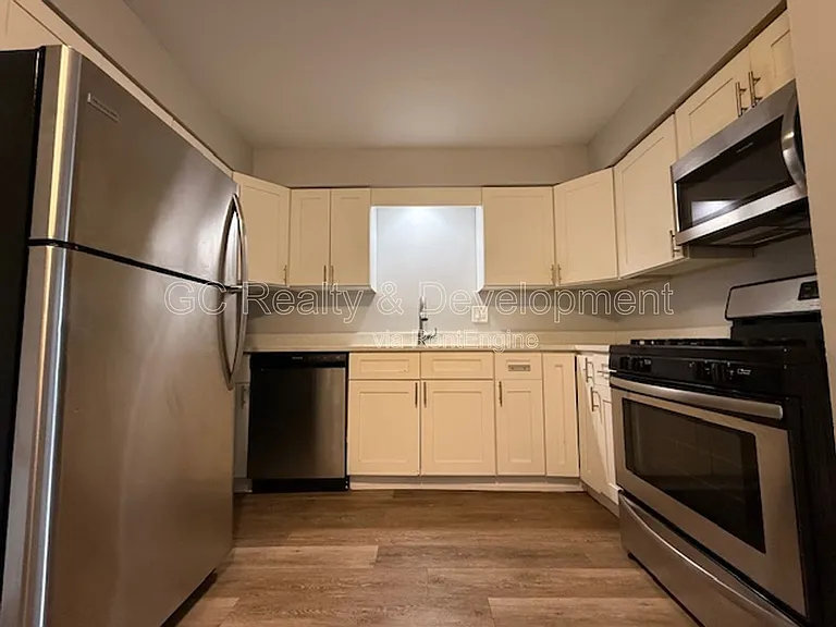 314 S Warwick Ave — Photo 7