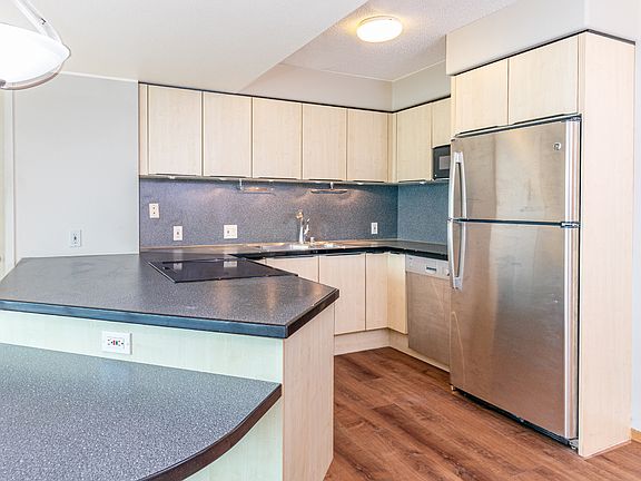 4th image of 801 S King St APT 2908