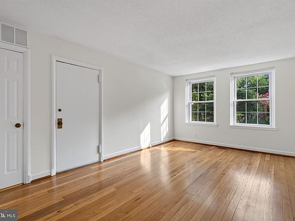 5th image of 4907 29th Rd S APT A1