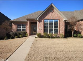 16 Chapman Ln, Little Rock, AR 72211