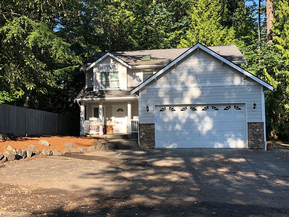 2nd image of 210 41st St