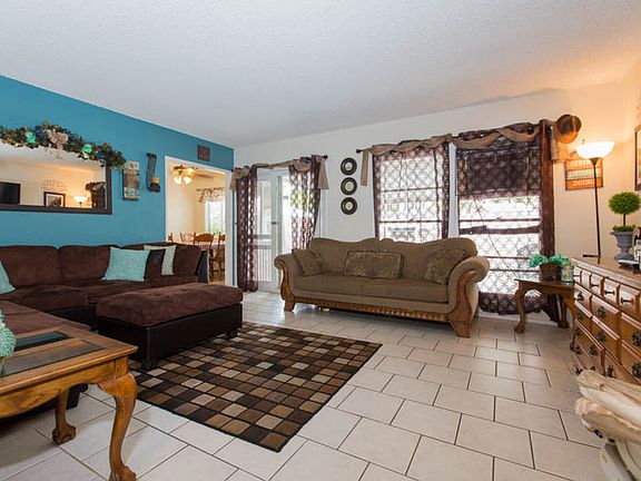 4th image of 14743 Vintage St