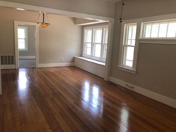5th image of 301 W 20th St