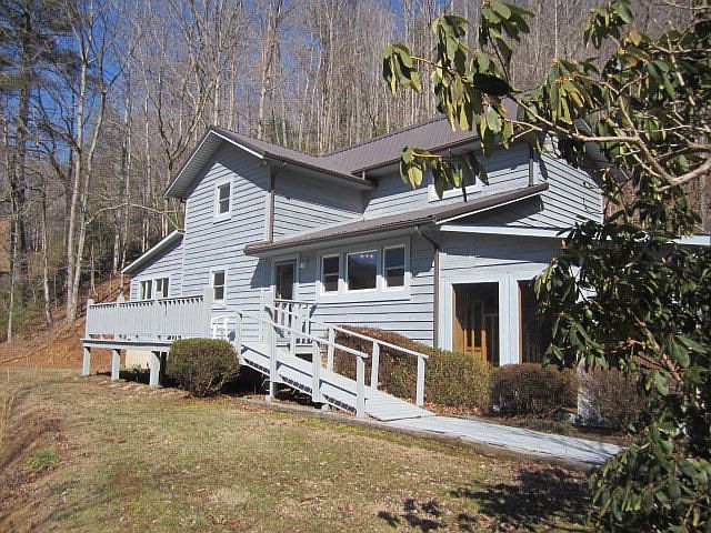 1st image of 3260 Blowing Rock Blvd