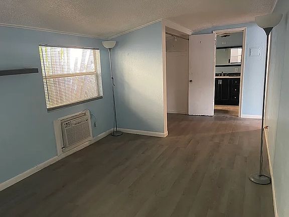 3rd image of 106 SE 11th Ave #C