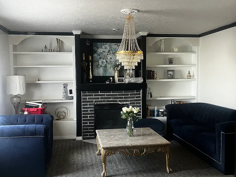 715 E Zinnia Way — Photo 4