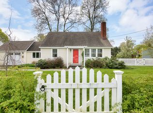 49 Lindbergh Ct, Fairfield, CT 06824