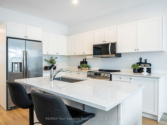 5th image of 248 Duncan St