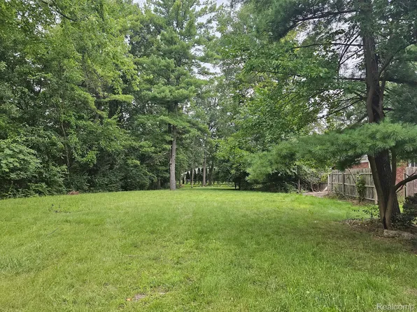 18656 Midway Ave, Southfield, MI 48075