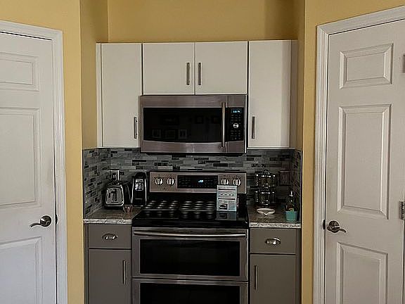 4th image of 11066 Miata Ct