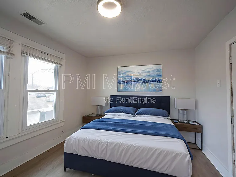 2211 E New York St #B — Photo 11