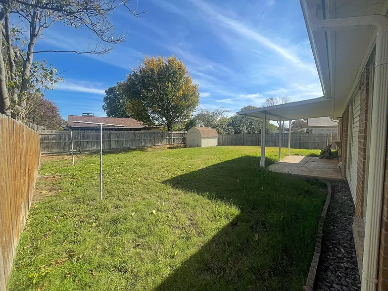 2201 Sage Ln — Photo 18
