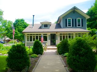 403 S 1st St, Dundee, IL 60118