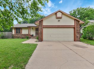 2151 N Covington Cir, Wichita, KS 67212