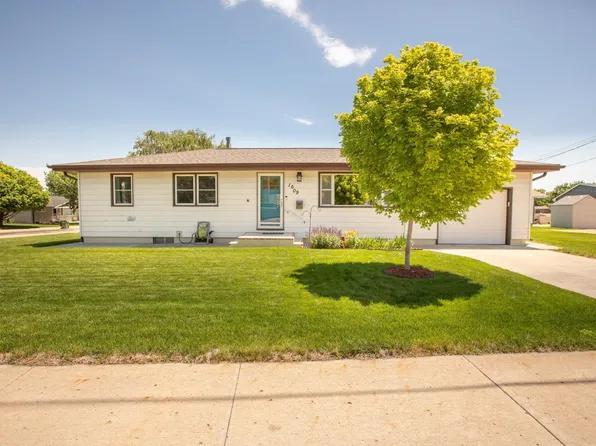 1609 W 4th St, McCook, NE 69001