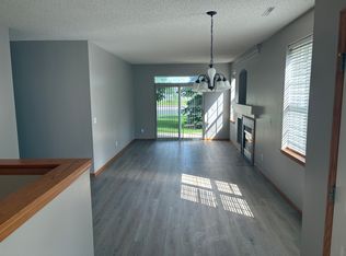 660 Cobblestone Way, Shakopee, MN 55379