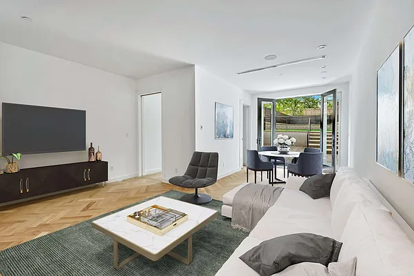 Sold by Bold New York | media 1
