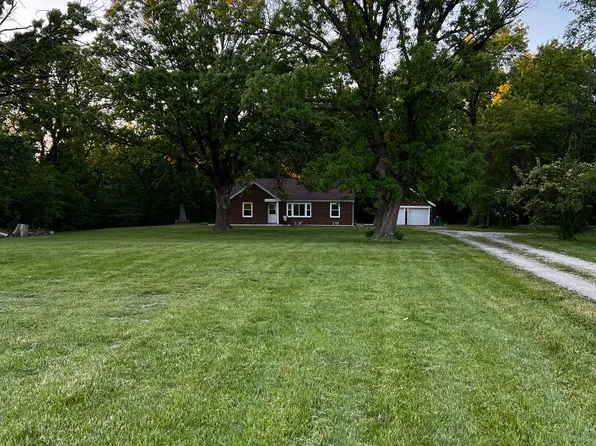 1403 W Hickory Grove Rd, Dunlap, IL 61525