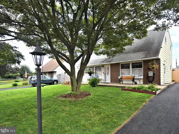 2830 Woodhaven Rd, Philadelphia, PA 19154