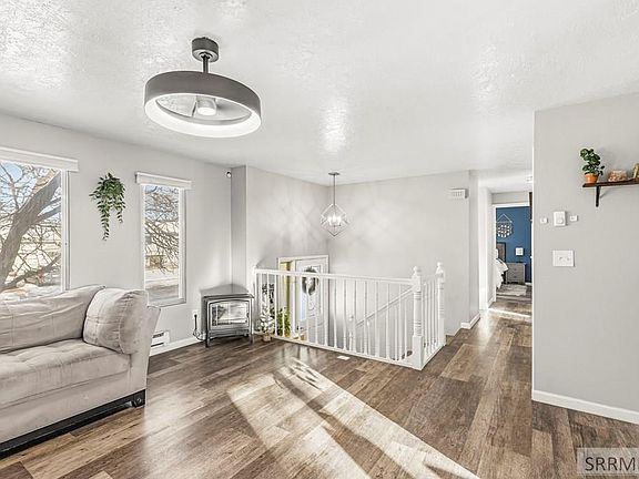 5th image of 4946 Galena St