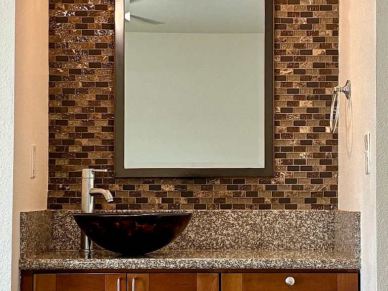 En suite vanity