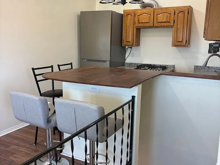 2610 S Mission Rd — Photo 9
