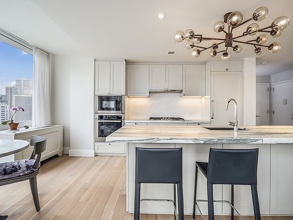 5th image of 389 E 89th St APT 21B
