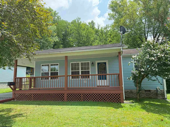 106 Saint Johns St, Parsons, WV 26287