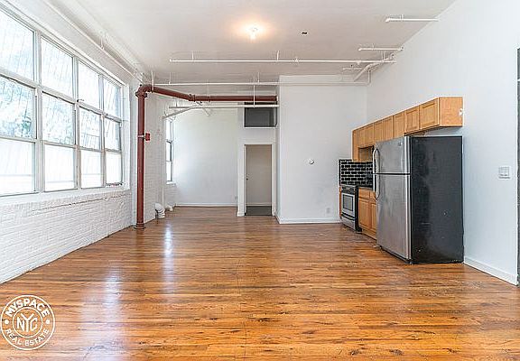 2nd image of 385 Troutman St APT 201