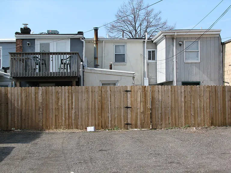 1113 S Hanover St — Photo 17
