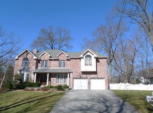 41 Hickory Ln, Closter, NJ