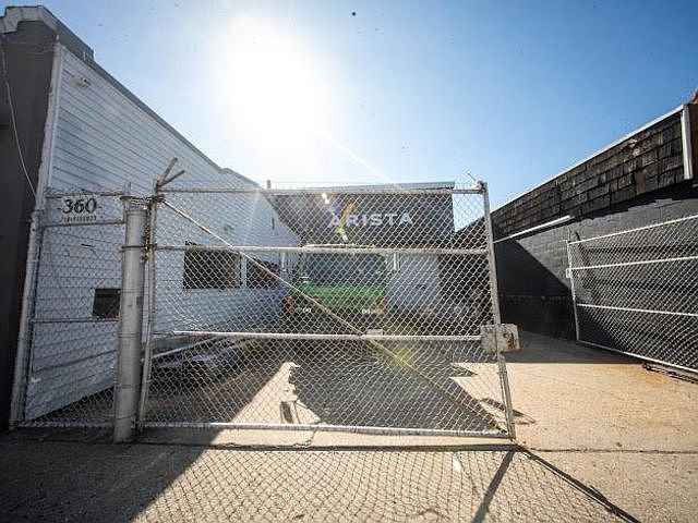 2nd image of 360 Broadway