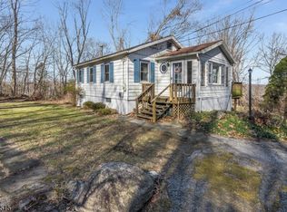 14 Fenner Dr, Newton, NJ 07860