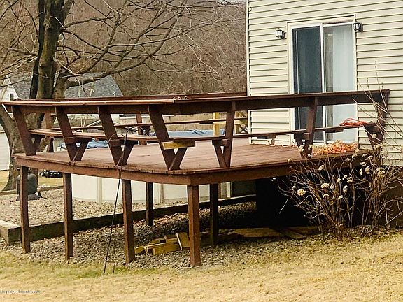 3rd image of 155 Carbondale Rd