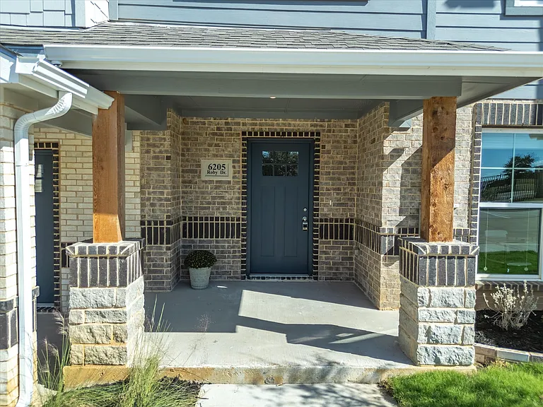 6215 Roby Dr — Photo 39