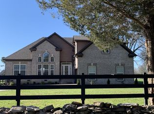 2741 Twin Oak Dr, Murfreesboro, TN 37130