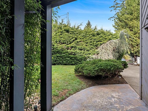 5th image of 711 Bexhill Rd