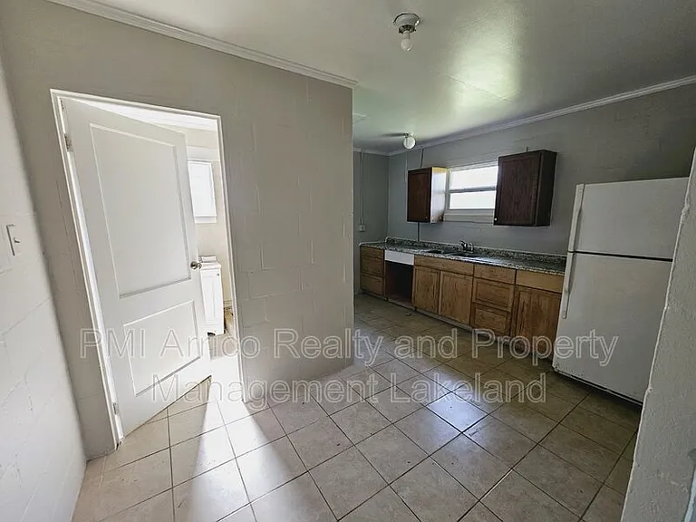 324 Pearl St #2 — Photo 15