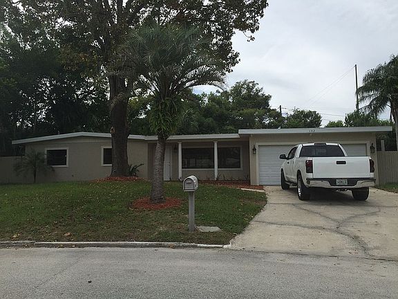 2nd image of 142 W Lauren Ct